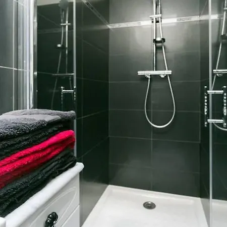 72 Rue Guy Moquet شقة *